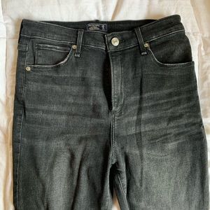 NWOT Simone High Rise Super Skinny Ripped Jeans